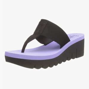 Fly London Women’s Black and Violet Yomu Platform Wedge Flip-flop Size 37